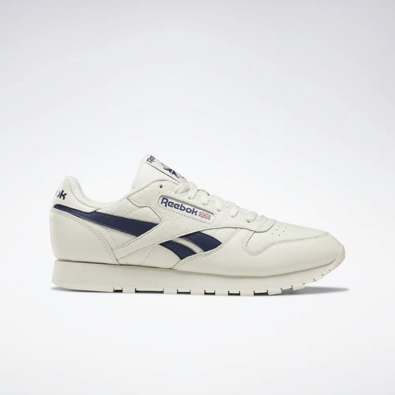 Tenisi Reebok Classic Leather Barbati Albi/Bleumarin Romania UO1923IY